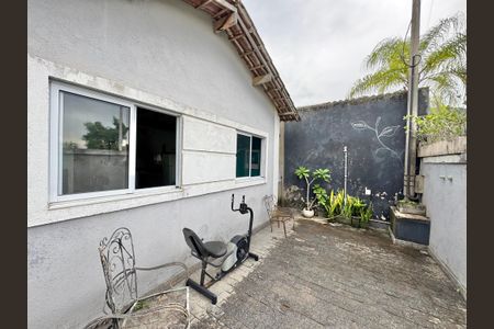 Casa de condomínio à venda com 240m², 2 quartos e 2 vagas Casa de condomínio à venda com 240m², 2 quartos e 2 vagasÁrea externa