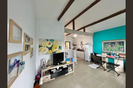 Casa de condomínio à venda com 240m², 2 quartos e 2 vagas Casa de condomínio à venda com 240m², 2 quartos e 2 vagasSala