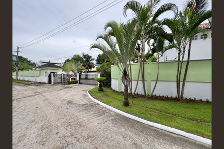 Casa de condomínio à venda com 240m², 2 quartos e 2 vagas Casa de condomínio à venda com 240m², 2 quartos e 2 vagasFachada Condomínio