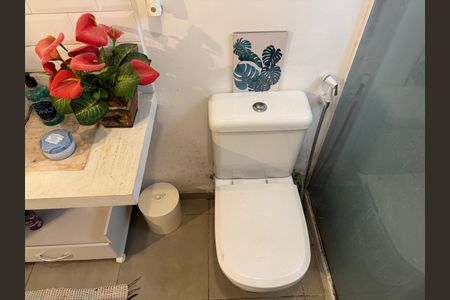 Casa de condomínio à venda com 240m², 2 quartos e 2 vagas Casa de condomínio à venda com 240m², 2 quartos e 2 vagasBanheiro Social