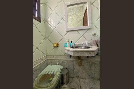 Casa à venda com 436m², 4 quartos e 1 vaga Casa à venda com 436m², 4 quartos e 1 vagaBanheiro Social