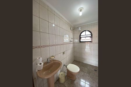 Casa à venda com 436m², 4 quartos e 1 vaga Casa à venda com 436m², 4 quartos e 1 vagaBanheiro Social