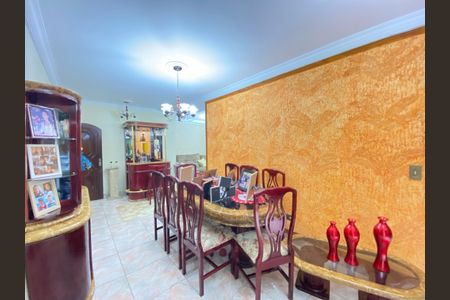 Casa à venda com 436m², 4 quartos e 1 vaga Casa à venda com 436m², 4 quartos e 1 vagaSala