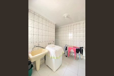 Casa à venda com 436m², 4 quartos e 1 vaga Casa à venda com 436m², 4 quartos e 1 vagaEdicula - Area de serviço