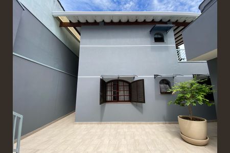 Casa à venda com 436m², 4 quartos e 1 vaga Casa à venda com 436m², 4 quartos e 1 vagaÁrea externa