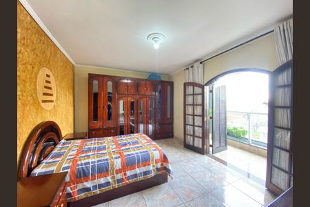 Casa à venda com 436m², 4 quartos e 1 vaga Casa à venda com 436m², 4 quartos e 1 vagaSuite