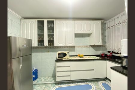 Casa à venda com 436m², 4 quartos e 1 vaga Casa à venda com 436m², 4 quartos e 1 vagaCozinha