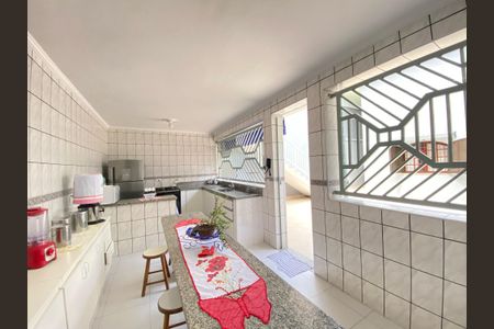 Casa à venda com 436m², 4 quartos e 1 vaga Casa à venda com 436m², 4 quartos e 1 vagaEdicula - Cozinha