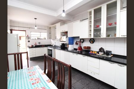 Casa à venda com 145m², 3 quartos e 2 vagasCozinha