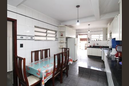 Casa à venda com 145m², 3 quartos e 2 vagasCozinha