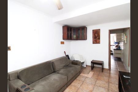 Casa à venda com 145m², 3 quartos e 2 vagasSala