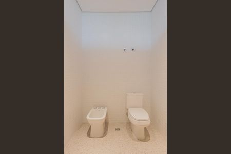 Casa à venda com 359m², 4 quartos e 2 vagasBanheiro da Suíte 2