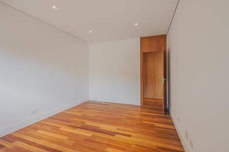 Casa à venda com 359m², 4 quartos e 2 vagasQuarto