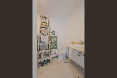 Casa à venda com 359m², 4 quartos e 2 vagasÁrea de Serviço - Banheiro 1