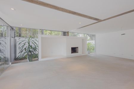 Casa à venda com 359m², 4 quartos e 2 vagasSala