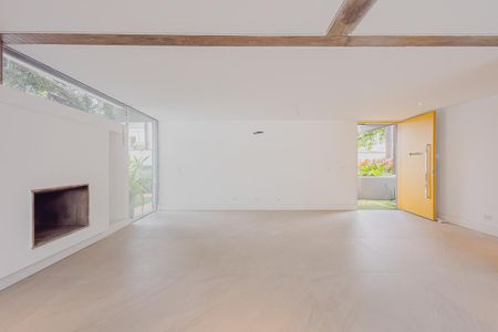 Casa à venda com 359m², 4 quartos e 2 vagasSala