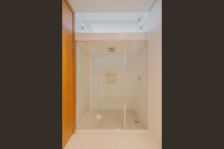 Casa à venda com 359m², 4 quartos e 2 vagasBanheiro da Suíte 2