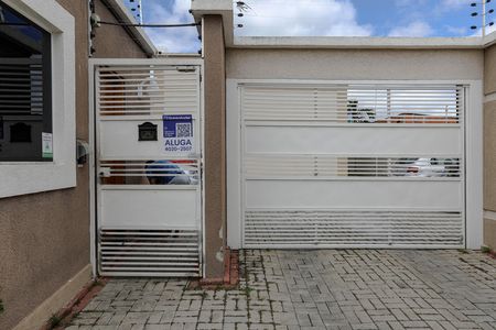 Casa de condomínio para alugar com 120m², 2 quartos e 1 vagaFachada + Placa