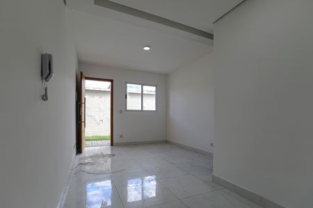 Casa de condomínio para alugar com 120m², 2 quartos e 1 vagaSala