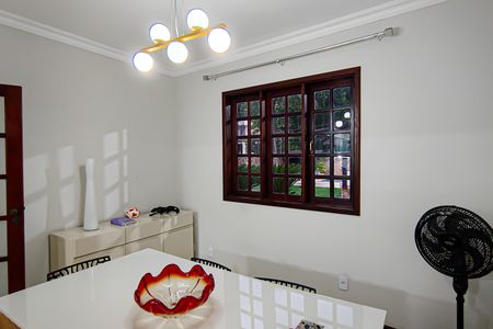 Casa à venda com 600m², 5 quartos e 6 vagas Casa à venda com 600m², 5 quartos e 6 vagascopa