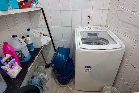 Casa à venda com 600m², 5 quartos e 6 vagas Casa à venda com 600m², 5 quartos e 6 vagaslavanderia