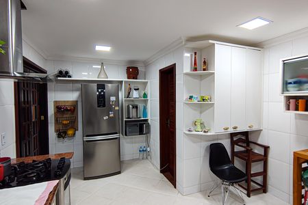 Casa à venda com 600m², 5 quartos e 6 vagas Casa à venda com 600m², 5 quartos e 6 vagascozinha