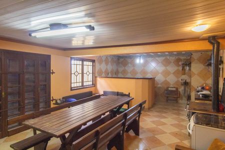 Casa à venda com 300m², 3 quartos e 5 vagas Casa à venda com 300m², 3 quartos e 5 vagasÁrea de Serviço e Edícula