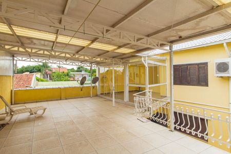 Casa à venda com 300m², 3 quartos e 5 vagas Casa à venda com 300m², 3 quartos e 5 vagasQuintal Superior