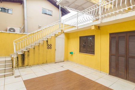 Casa à venda com 300m², 3 quartos e 5 vagas Casa à venda com 300m², 3 quartos e 5 vagasQuintal