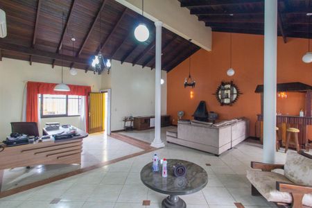 Casa à venda com 300m², 3 quartos e 5 vagas Casa à venda com 300m², 3 quartos e 5 vagasSala 2