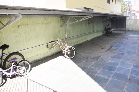 Apartamento à venda com 75m², 2 quartos e 1 vagaÁrea comum