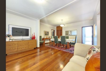 Apartamento à venda com 230m², 4 quartos e 2 vagas Apartamento à venda com 230m², 4 quartos e 2 vagasSala