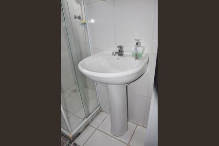 Apartamento à venda com 47m², 2 quartos e 1 vaga Apartamento à venda com 47m², 2 quartos e 1 vagaDetalhe - Banheiro Social