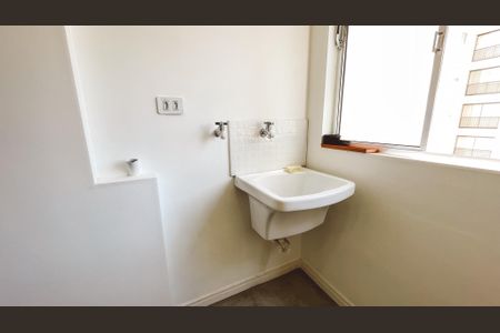 Apartamento à venda com 100m², 3 quartos e 1 vaga Apartamento à venda com 100m², 3 quartos e 1 vagaCozinha e Área de Serviço