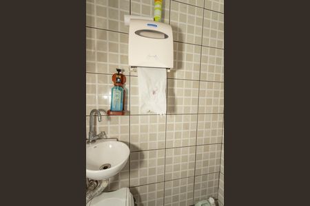 Casa à venda com 112m², 2 quartos e 2 vagas Casa à venda com 112m², 2 quartos e 2 vagasBanheiro da garagem