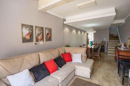 Casa à venda com 112m², 2 quartos e 2 vagas Casa à venda com 112m², 2 quartos e 2 vagasSala