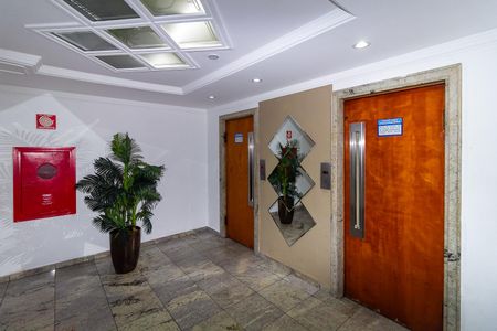 Apartamento à venda com 50m², 2 quartos e 1 vagaElevadores