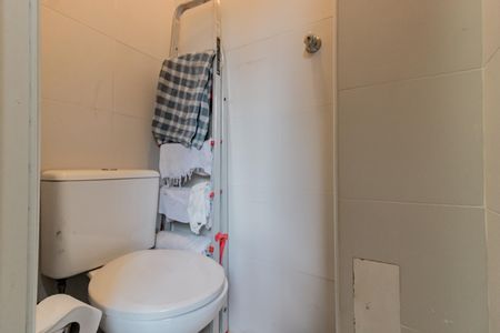 Apartamento à venda com 110m², 3 quartos e sem vaga Apartamento à venda com 110m², 3 quartos e sem vagaBanheiro de Serviço