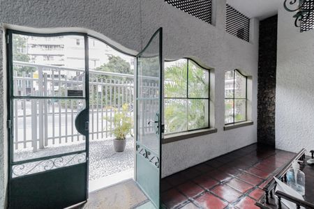 Apartamento à venda com 110m², 3 quartos e sem vaga Apartamento à venda com 110m², 3 quartos e sem vagaHall de entrada