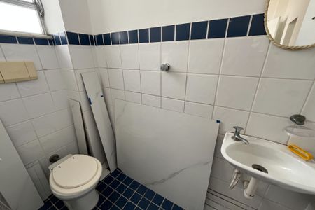 Apartamento à venda com 90m², 2 quartos e 2 vagas Apartamento à venda com 90m², 2 quartos e 2 vagasBanheiro de serviço