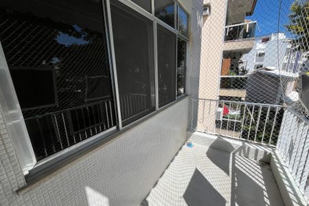 Apartamento à venda com 90m², 2 quartos e 2 vagas Apartamento à venda com 90m², 2 quartos e 2 vagasVaranda
