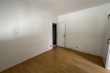 Apartamento à venda com 90m², 2 quartos e 2 vagas Apartamento à venda com 90m², 2 quartos e 2 vagasQuarto 2