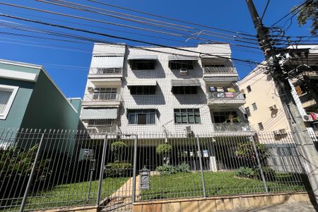 Apartamento à venda com 90m², 2 quartos e 2 vagas Apartamento à venda com 90m², 2 quartos e 2 vagasFachada
