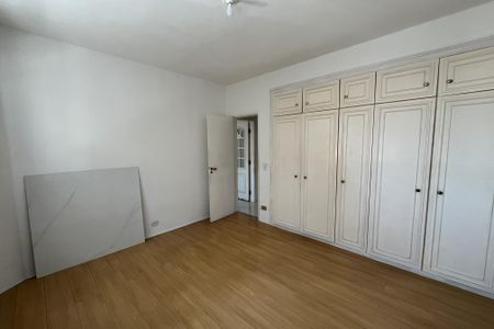 Apartamento à venda com 90m², 2 quartos e 2 vagas Apartamento à venda com 90m², 2 quartos e 2 vagasQuarto 1