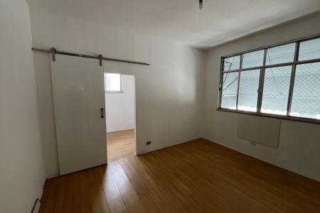 Apartamento à venda com 90m², 2 quartos e 2 vagas Apartamento à venda com 90m², 2 quartos e 2 vagasQuarto 2