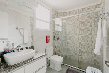 Apartamento à venda com 76m², 2 quartos e sem vaga Apartamento à venda com 76m², 2 quartos e sem vagaBanheiro Corredor