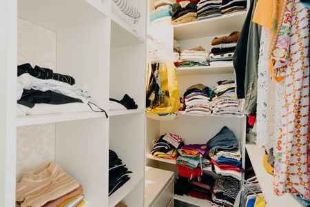 Apartamento à venda com 76m², 2 quartos e sem vaga Apartamento à venda com 76m², 2 quartos e sem vagaCloset do Quarto 1