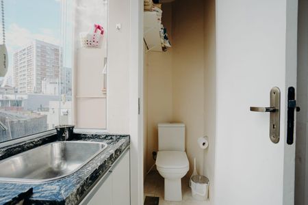 Apartamento à venda com 76m², 2 quartos e sem vaga Apartamento à venda com 76m², 2 quartos e sem vagaBanheiro de Serviço