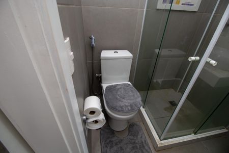 Casa de condomínio à venda com 320m², 6 quartos e 1 vaga Casa de condomínio à venda com 320m², 6 quartos e 1 vagaBanheiro quarto 1