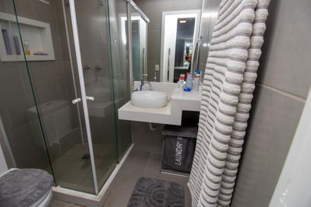 Casa de condomínio à venda com 320m², 6 quartos e 1 vaga Casa de condomínio à venda com 320m², 6 quartos e 1 vagaBanheiro quarto 1